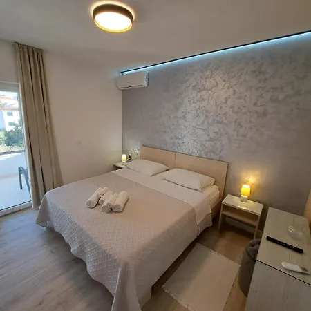 Guest house Paulina Harmony Rooms Seget Vranjica