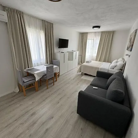 Guest house Paulina Harmony Rooms Seget Vranjica